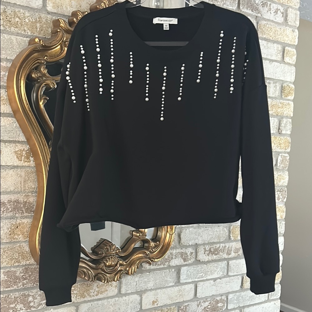 Francesca’s Black Medium Cropped Embellished Sweatshirt